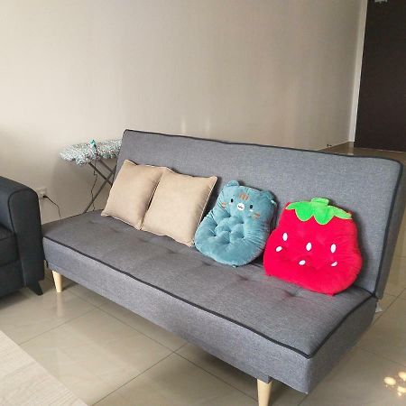 Kempas Indah @ The Secret Garden Homestay Джохор Бахру Екстериор снимка